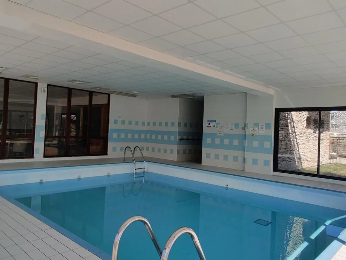 Appartement Residence Le Hameau Du Puy A Superdevoluy - 6 Pers, 300M Des Pistes, Piscine Chauffee - Fr-1-504-473 0*,  France